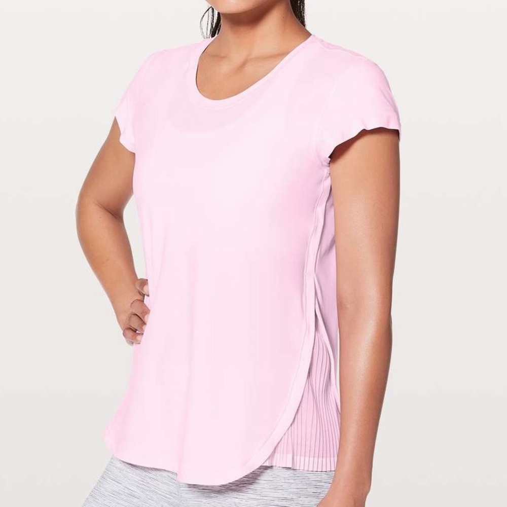 Lululemon Just Pleat it Short sleeve tee pearl pink Medium